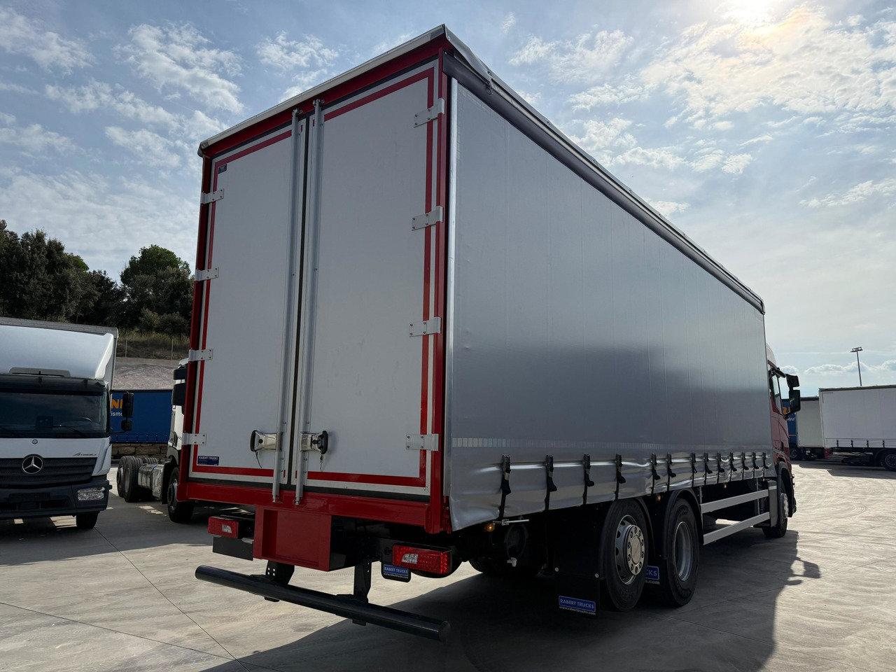 SCANIA R450 E6 (Tauliner) - Lastbil med presenning: billede 3 SCANIA R450 E6 (Tauliner) - Lastbil med presenning: billede 3