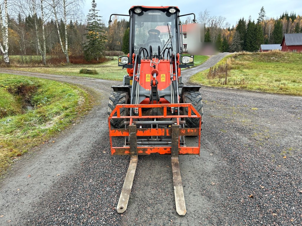 Everun ER12 med gafflar och planeringskopa - Gummihjulslæsser: billede 3 Everun ER12 med gafflar och planeringskopa - Gummihjulslæsser: billede 3