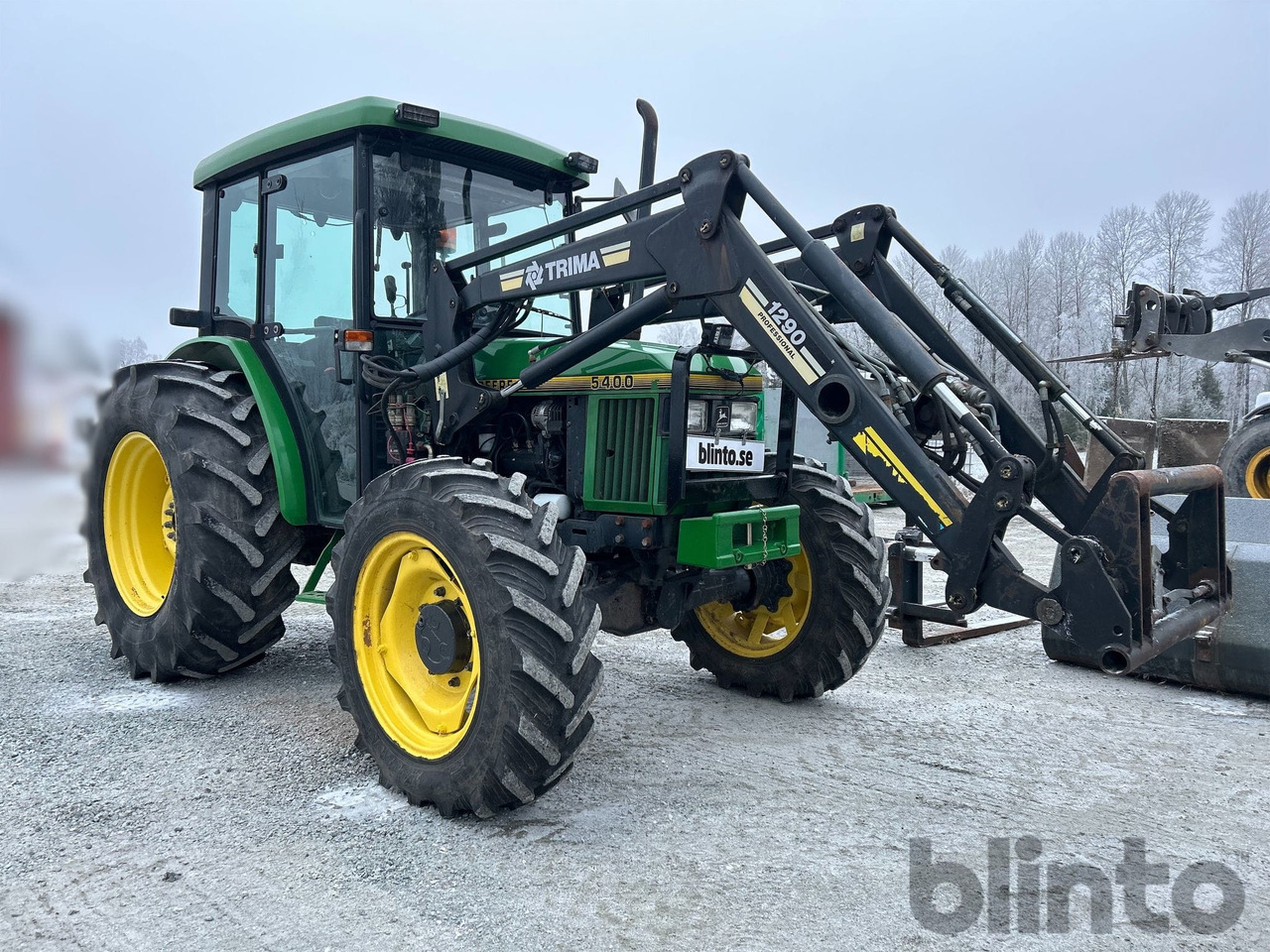 John Deere 5400 4WD med lastare och redskap - Traktor: billede 4 John Deere 5400 4WD med lastare och redskap - Traktor: billede 4