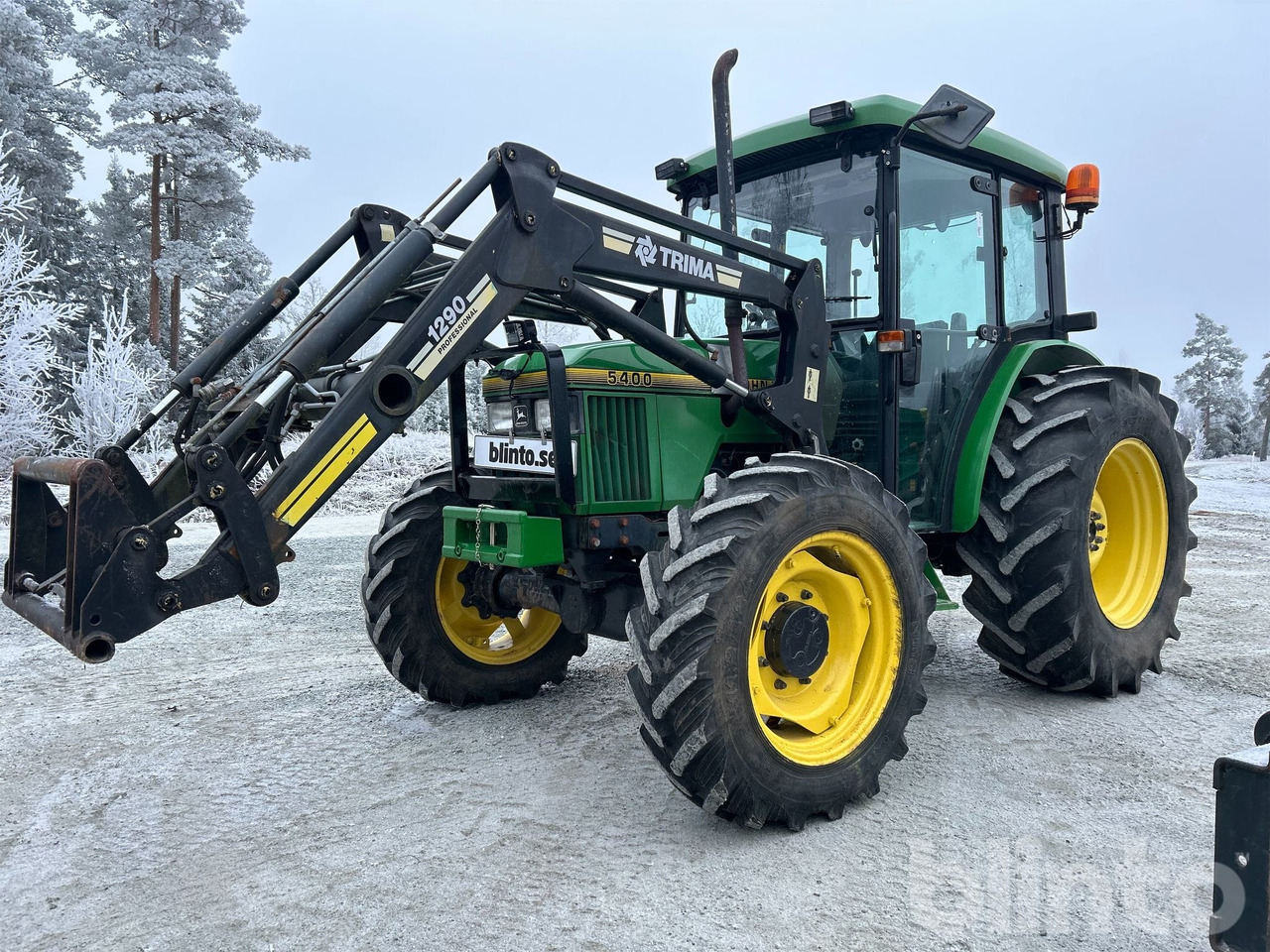 John Deere 5400 4WD med lastare och redskap - Traktor: billede 2 John Deere 5400 4WD med lastare och redskap - Traktor: billede 2