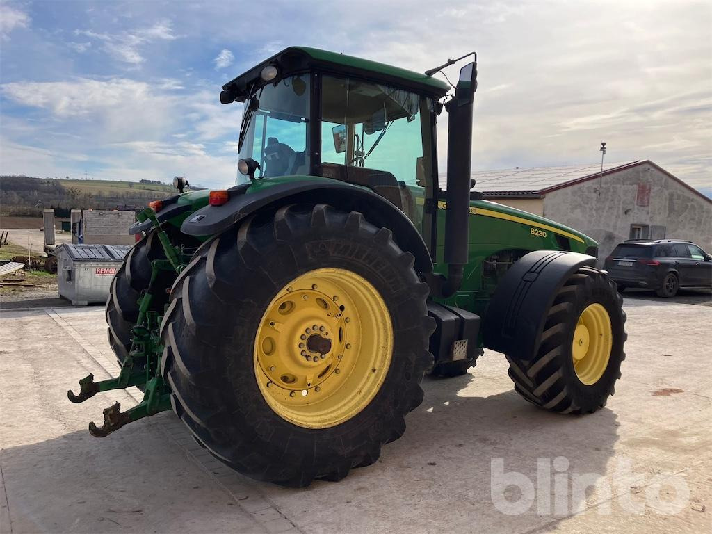 John Deere 8230 ILS Power Shift (2007) - Traktor: billede 3 John Deere 8230 ILS Power Shift (2007) - Traktor: billede 3