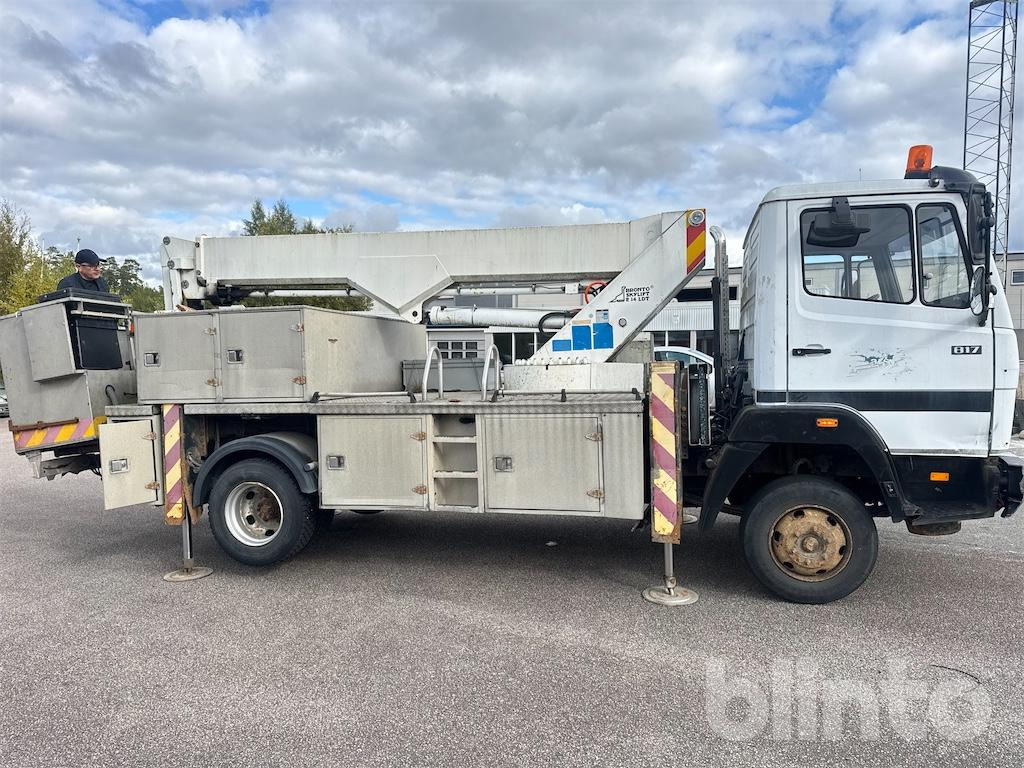 MERCEDES BENZ 817 - Lastbil med mandskabslift: billede 4 MERCEDES BENZ 817 - Lastbil med mandskabslift: billede 4