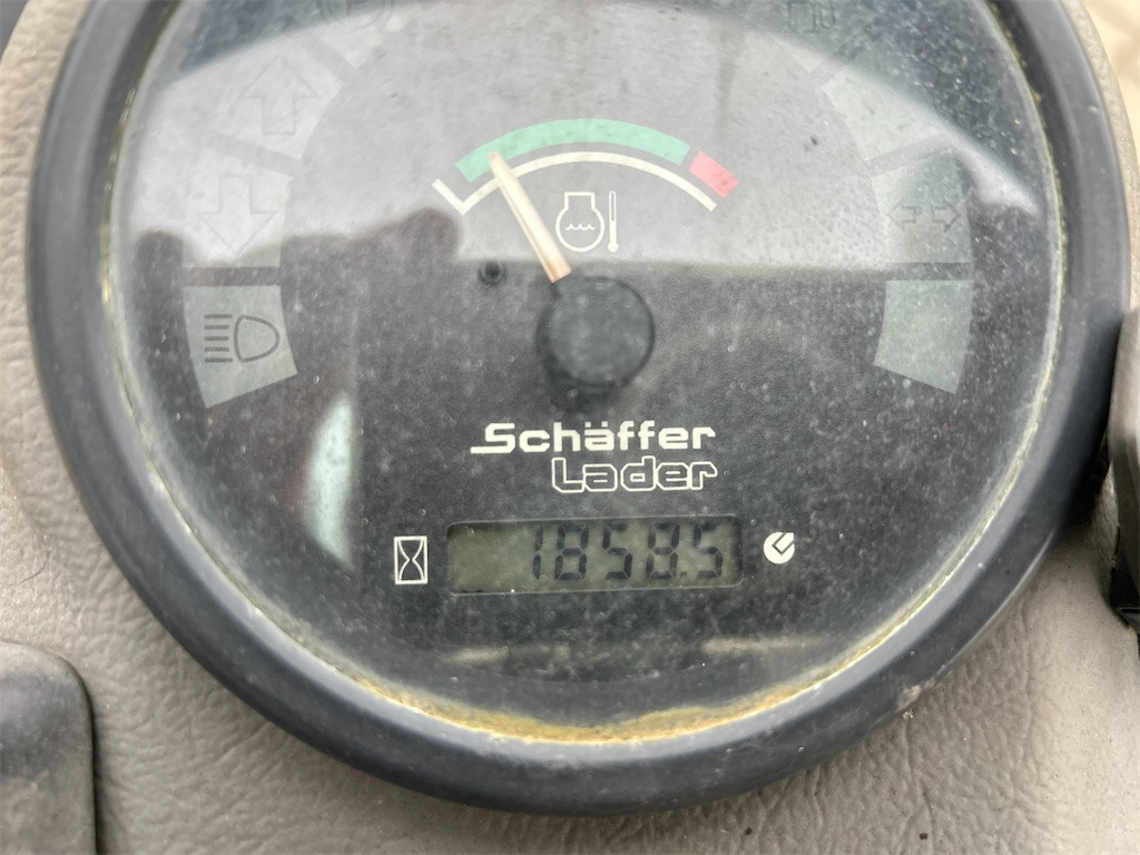 Schäffer 2436 (2011) - Gummihjulslæsser: billede 5 Schäffer 2436 (2011) - Gummihjulslæsser: billede 5