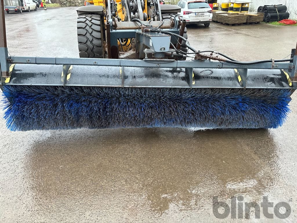 UFO 3,5 Meter - Børste til fejemaskiner: billede 2 UFO 3,5 Meter - Børste til fejemaskiner: billede 2