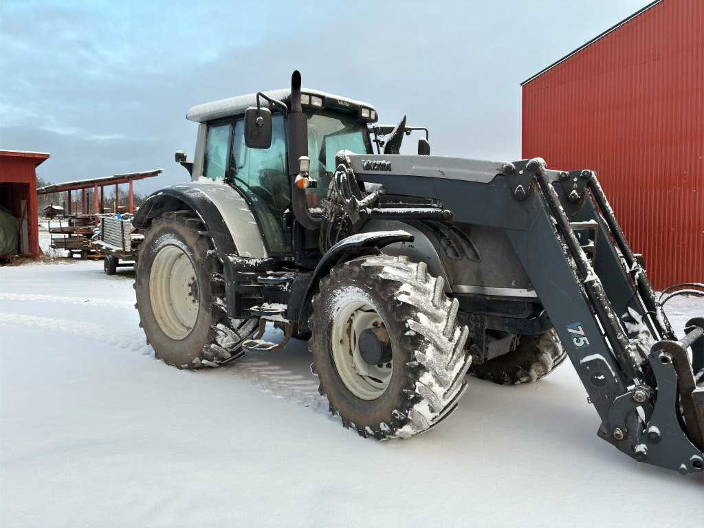 VALTRA T202 med lastare - Traktor: billede 3 VALTRA T202 med lastare - Traktor: billede 3