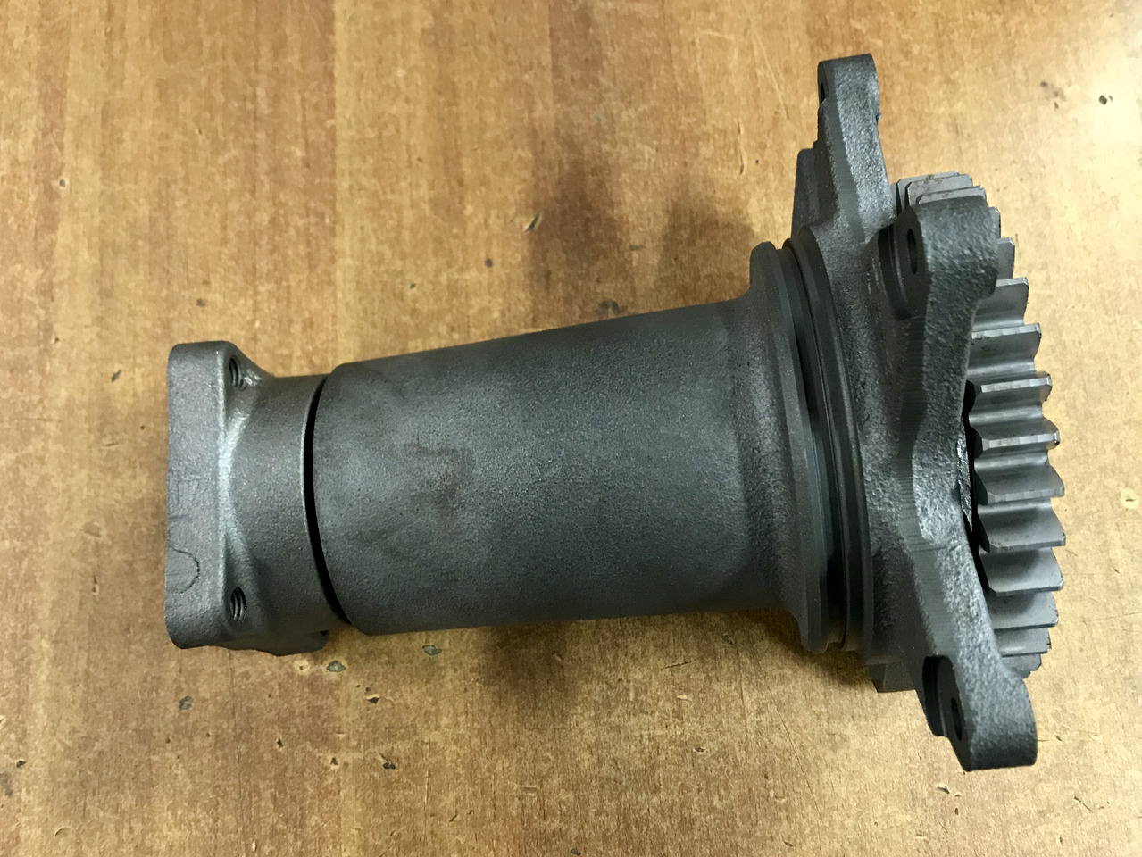 SUPPORTO PORTA VENTILATORE COMPLETO - MOTORI MAN D2066 / MAN D2676 - Kølesystem for Lastbil: billede 2 SUPPORTO PORTA VENTILATORE COMPLETO - MOTORI MAN D2066 / MAN D2676 - Kølesystem for Lastbil: billede 2