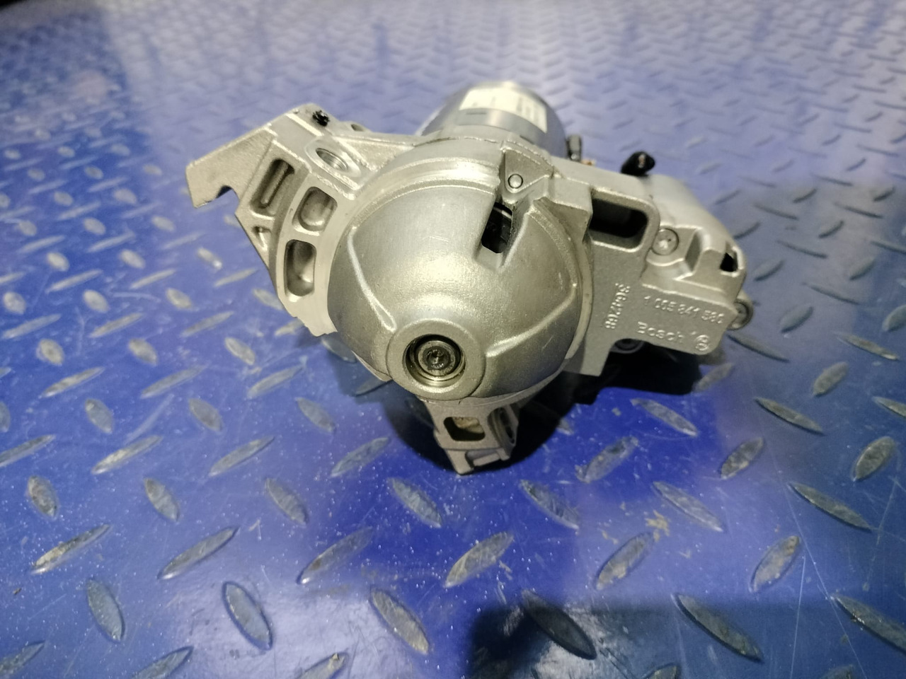 BOSCH Starter BMW 12418589891 - Starter for Lastbil: billede 2 BOSCH Starter BMW 12418589891 - Starter for Lastbil: billede 2