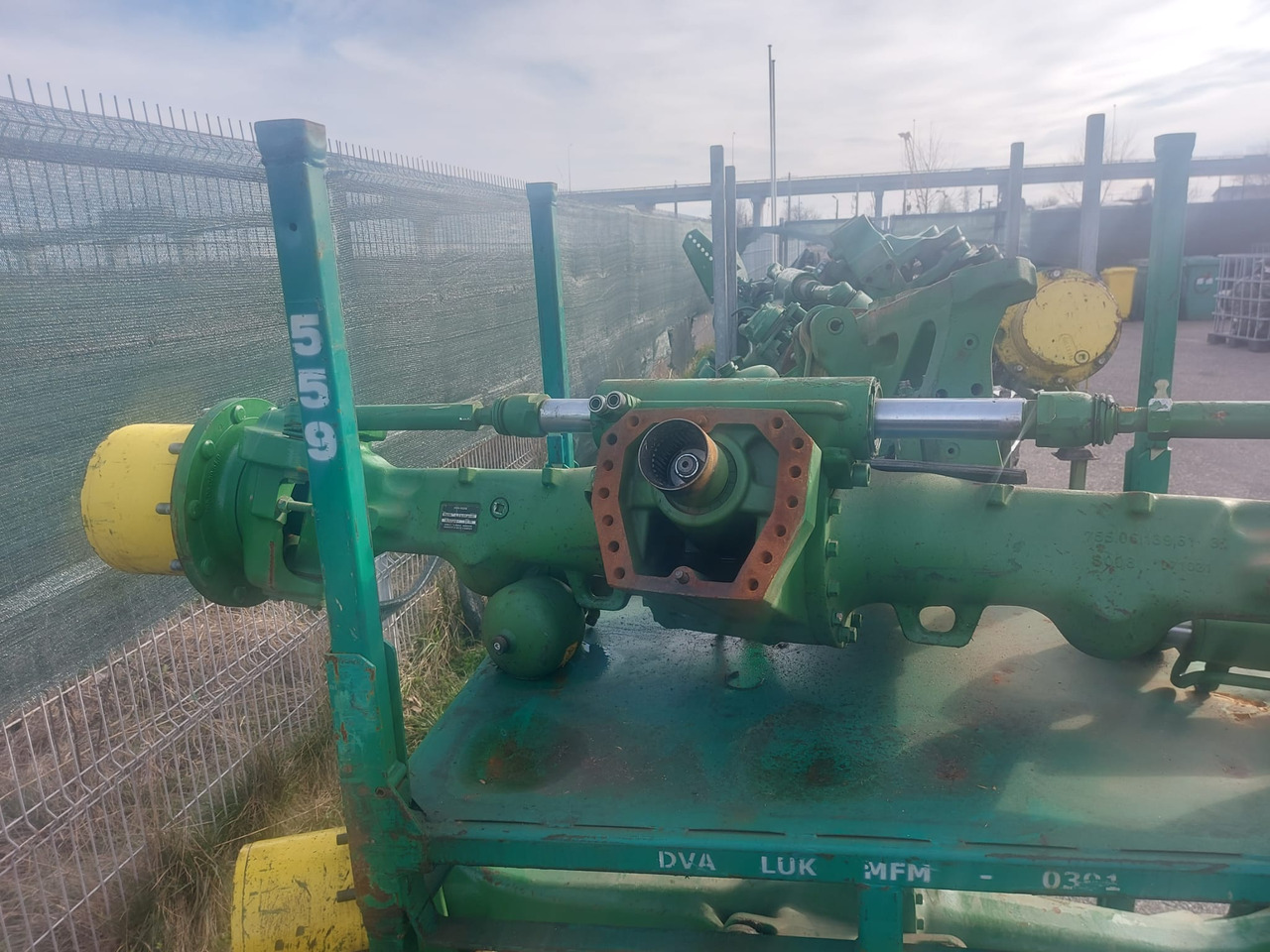 JOHN DEERE FRONT AXLE AL223008 - Aksel og reservedele for Landbrugsmaskine: billede 2 JOHN DEERE FRONT AXLE AL223008 - Aksel og reservedele for Landbrugsmaskine: billede 2