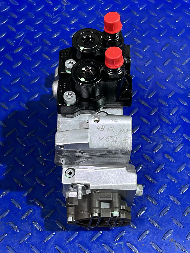 Mercedes Actros MP4 Diesel Pump A4700902150 Euro 6 - Brændstofpumpe: billede 4 Mercedes Actros MP4 Diesel Pump A4700902150 Euro 6 - Brændstofpumpe: billede 4