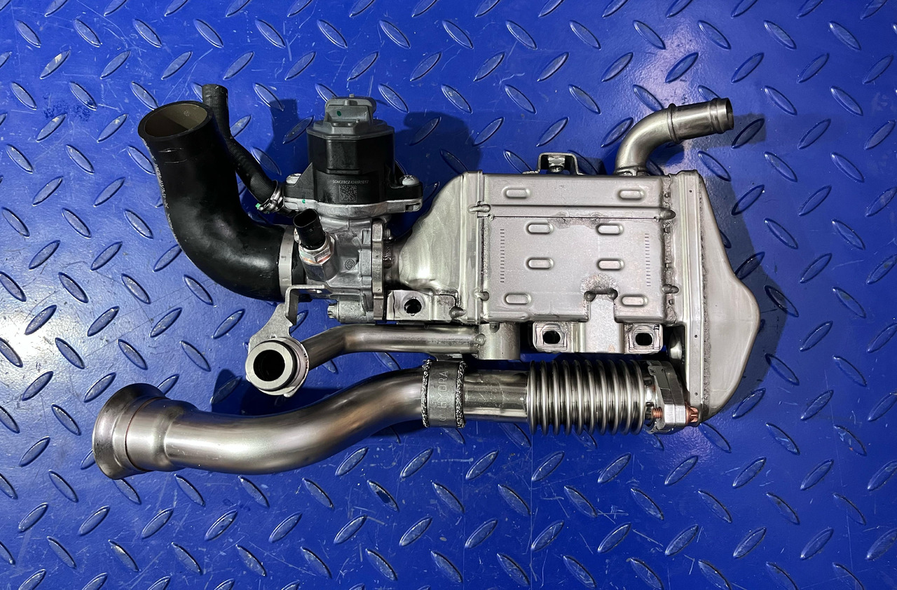 Mercedes Benz A6541402801 and EGR Valve A6541405700 - EGR-køler: billede 2 Mercedes Benz A6541402801 and EGR Valve A6541405700 - EGR-køler: billede 2