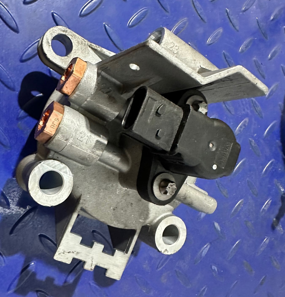 MERCEDES-BENZ Switch Cilinder Valve Actros MP4 A0032605663 - Reservedel for Øvrig maskin: billede 3 MERCEDES-BENZ Switch Cilinder Valve Actros MP4 A0032605663 - Reservedel for Øvrig maskin: billede 3