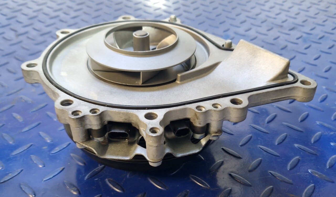 MERCEDES-BENZ Water pump A4712020310 - Reservedel for Øvrig maskin: billede 2 MERCEDES-BENZ Water pump A4712020310 - Reservedel for Øvrig maskin: billede 2