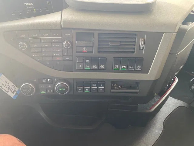 Volvo FH 13.460 trekker, met XL cabine, special paint en incl parc cool, fridge, - Trækker: billede 5 Volvo FH 13.460 trekker, met XL cabine, special paint en incl parc cool, fridge, - Trækker: billede 5