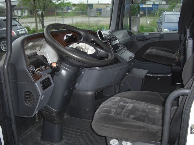 Mercedes-Benz Actros MP2 Megaspace / komplett - Førerhus: billede 3 Mercedes-Benz Actros MP2 Megaspace / komplett - Førerhus: billede 3