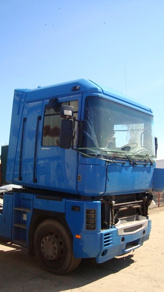 RENAULT MAGNUM  440 - Førerhus og interiør: billede 1 RENAULT MAGNUM  440 - Førerhus og interiør: billede 1